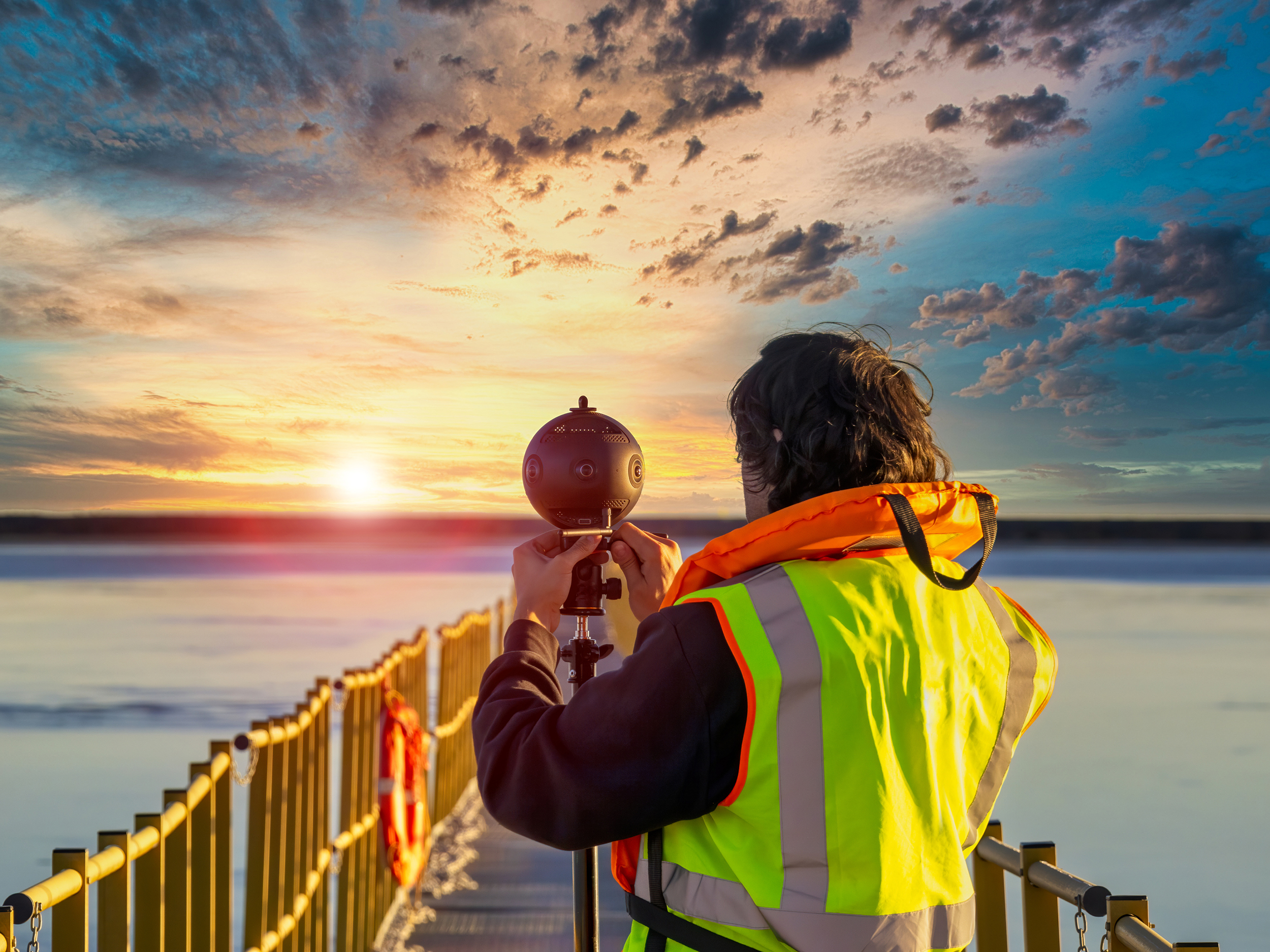 Using 360-degree video to bring online classes to life 