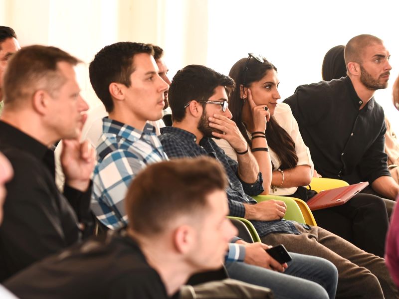 Big-class energy: how to get large groups learning by doing, not just listening 