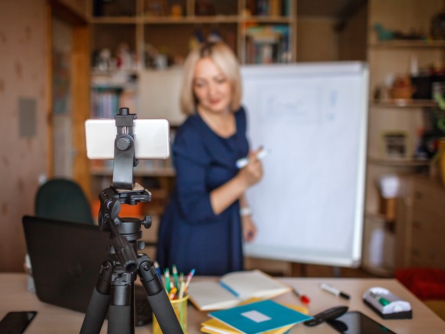 Ten useful tips for teaching a hybrid course for the first time