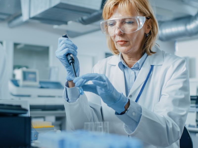 How to support women of all ages in post-secondary science education