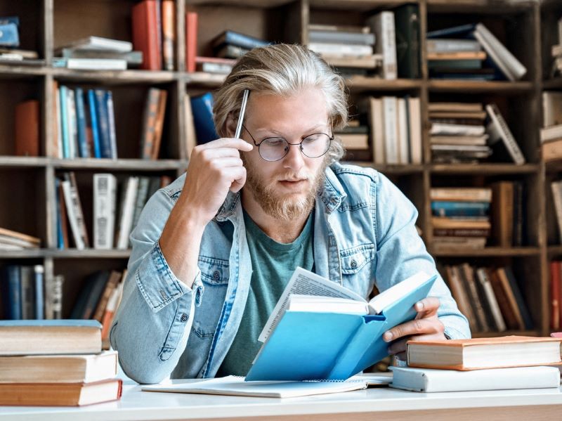 Using literature reviews to strengthen research: tips for PhDs and supervisors