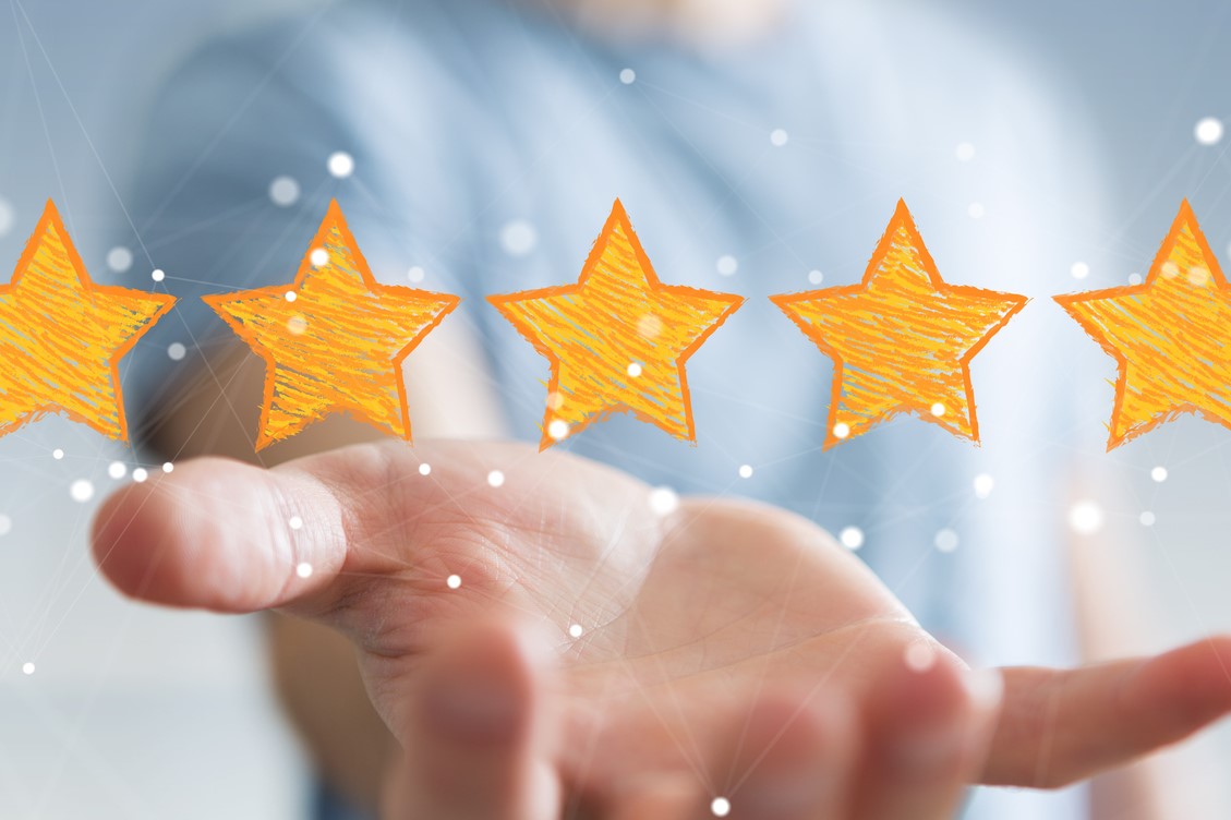 Scales, stars and numbers: the question of evaluation