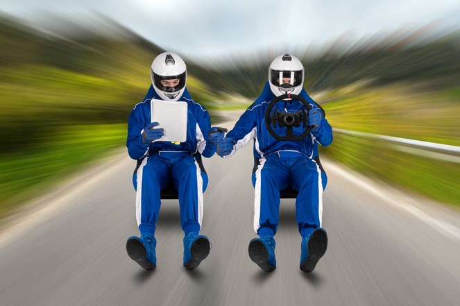 Co-pilots: a new way of improving hybrid teaching for everyone