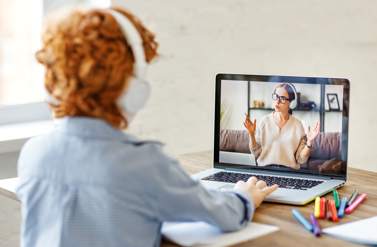 Learning by doing: practical tips from a decade of making Moocs