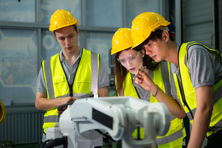 Steps to adapt engineering education to changing skills demands 