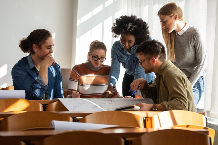 Moving from individual contributions to team achievements in group projects