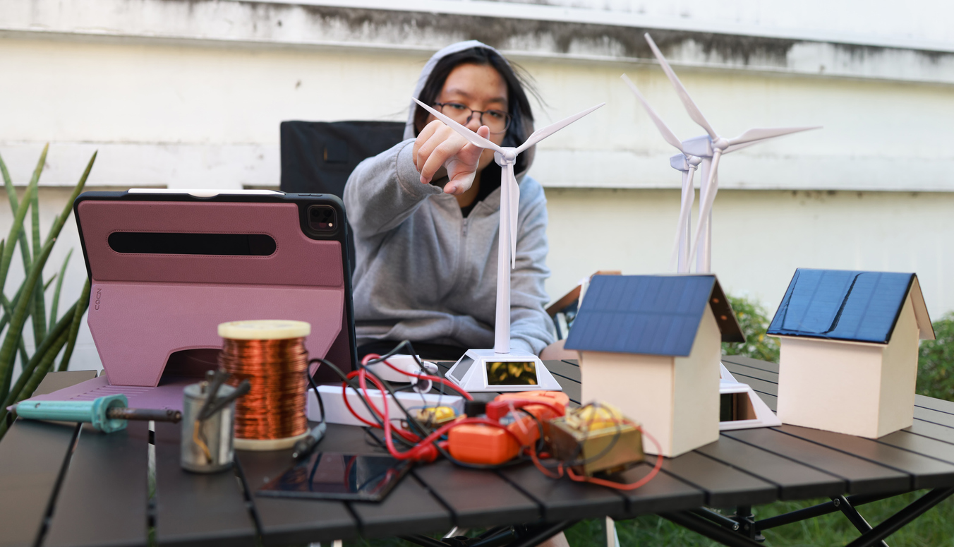 Critical approaches to incorporating the SDGs into curricula