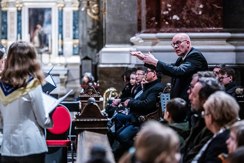 More than singing: a university choir as a cultural hub