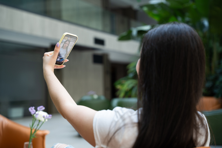Use short-form videos to build community in large courses