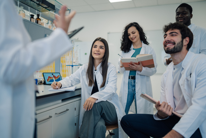 Bring open science into the classroom