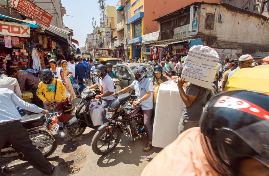 A street crowd in Bangalore