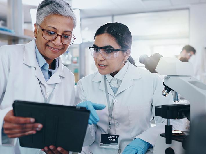 Two female scientists in a lab