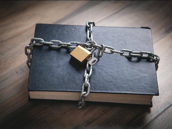 Podlocked book