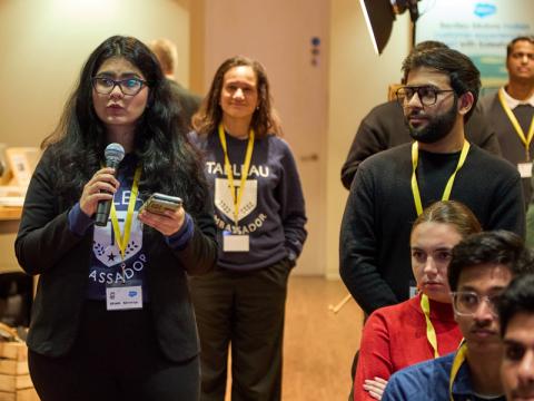 Tableau ambassador Bhumika Arora speaks at the StudentxCommunity Tableau event