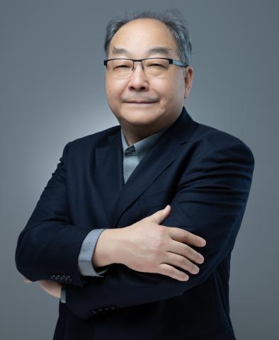 Xiangen Hu