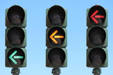 Traffic light sequence from green to red