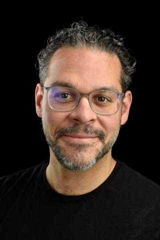 Daniel Martinez headshot